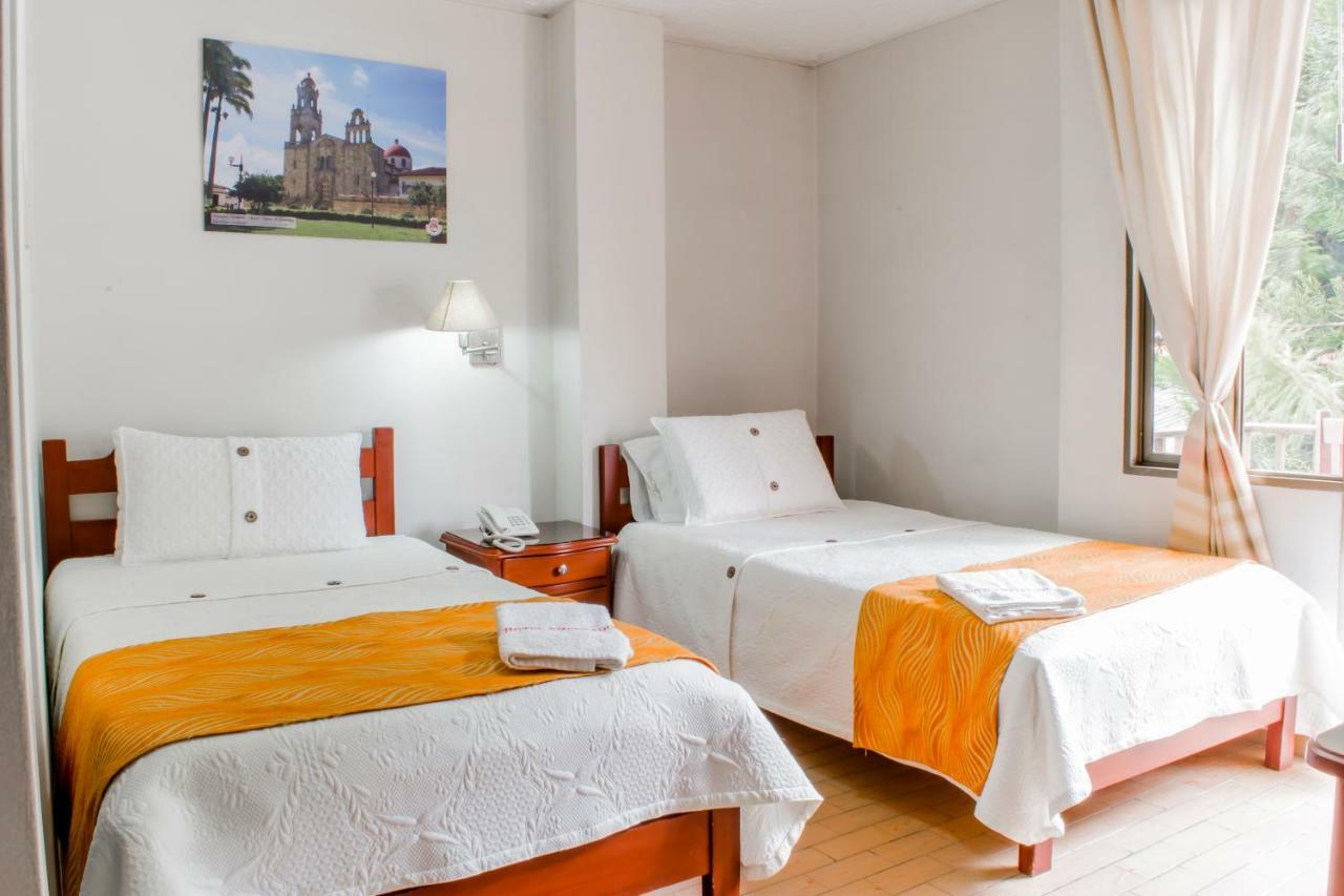 Hotel Emperador Barbosa  Habitación foto