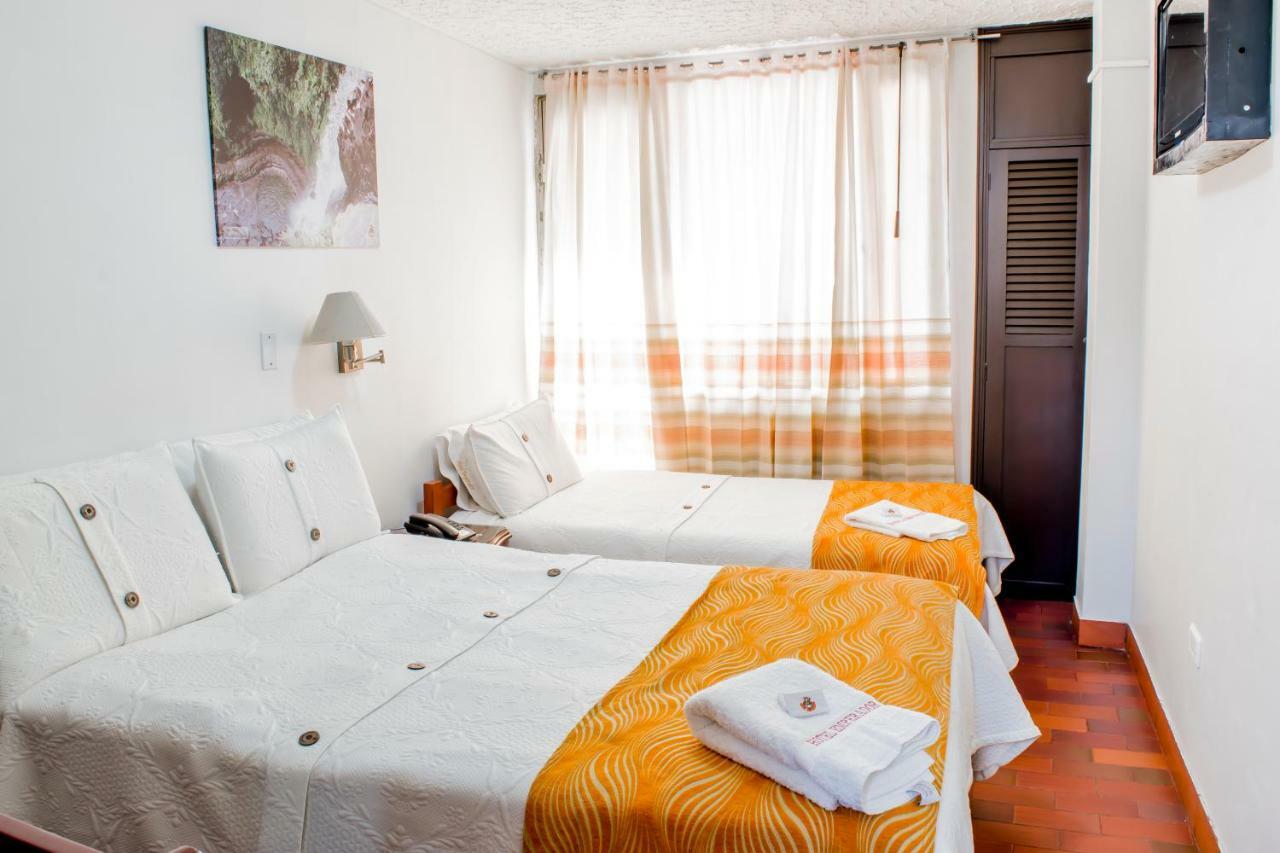 Hotel Emperador Barbosa  Habitación foto